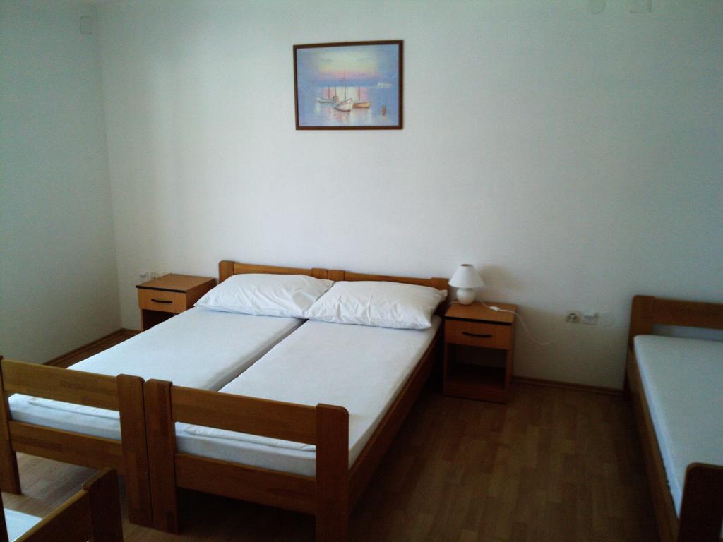 Apartments Keti Pag Town Zimmer foto